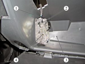 Плафон освещения вещевого ящика – снятие/установка, замена лампы LADA VESTA – снятие/установка узлов электрооборудования.