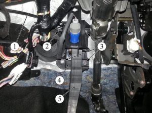 Педаль сцепления с кронштейном в сборе. Трансмиссия LADA XRAY – снятие/установка, разборка/сборка основных узлов и деталей.