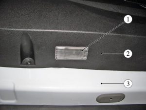 Плафон освещения порога передней двери. Электрооборудование LADA XRAY – снятие/установка основных узлов и деталей.