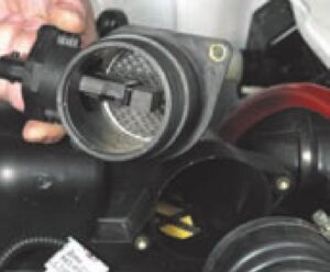 Проверка и замена датчиков системы управления двигателей автомобилей ВАЗ-2107, -21047.