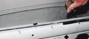 Замена опускного и неподвижного стекол задней двери автомобилей ВАЗ-2107 и ВАЗ-21047.
