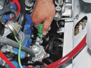 Система питания двигателя автомобилей ВАЗ-2107, -21047.