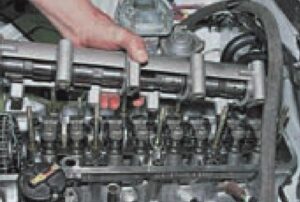 Замена распределительного вала и рычагов клапанов. Двигатель автомобилей ВАЗ-2107, -21047.
